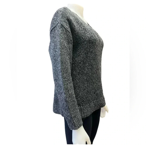 Michael Kors Knit Charcoal V Neck Sweater Size Medium - Picture 4 of 9